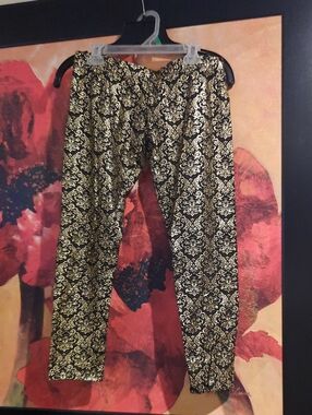 NWT No Boundaries Black & Gold Brocade Dressy Capri Pants Junior's Size Med 7-9